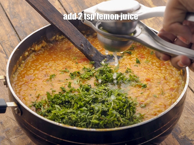 Step 32 – <p><span style="background-color:rgb(255,255,255);color:rgb(0,0,0);">લીંબુનો રસ ઉમેરો. Add the lemon juice.</span></p>