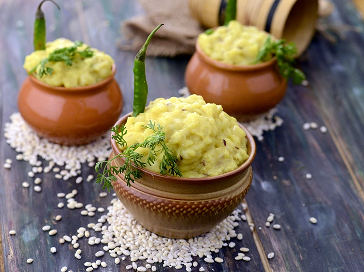 Step 31 – <p>પ્રશ્ન: શું જવ અને મગની દાળની ખીચડી નિયમિત ખચીહડી કરતાં વધુ આરોગ્યપ્રદ છે? જવાબ: હા, …