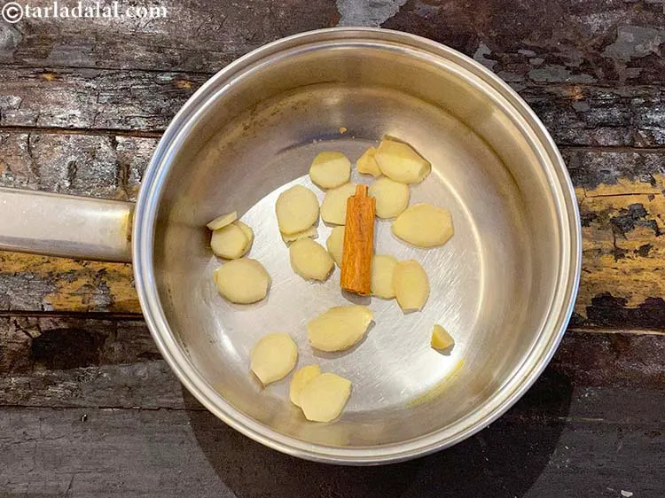 Step 7 – <p>તજ ઉમેરો. તજ તેની એન્ટીઑકિસડન્ટ શક્તિ સાથે શરીરમાં બળતરા ઘટાડવાની ક્ષમતા ધરાવે છે અને આમ …