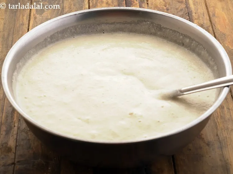 Step 33 – <p>સાદા ઢોસાના બેટરને હળવેથી મિક્સ કરો જેથી હવાના પરપોટા બહાર ન નીકળી જાય. જરૂર પડે …