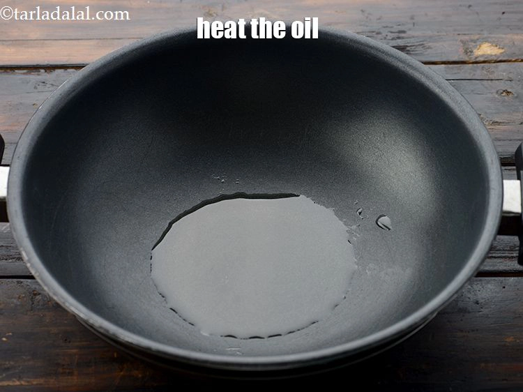 Step 9 – <p><strong>બટાટા ચિપ્સ નુ શાક રેસીપી | ગુજરાતી ચિપ્સ નુ શાક | ભારતીય સ્ટાઈલ આલૂ ફિંગર …