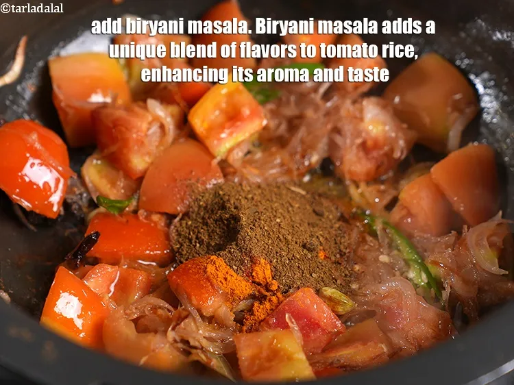 Step 18 – <p>1 <span style="background-color:white;">ટીસ્પૂન</span> બિરયાની મસાલો ઉમેરો. બિરયાની મસાલો ટામેટા ભાતમાં સ્વાદનું એક અનોખું મિશ્રણ ઉમેરે …