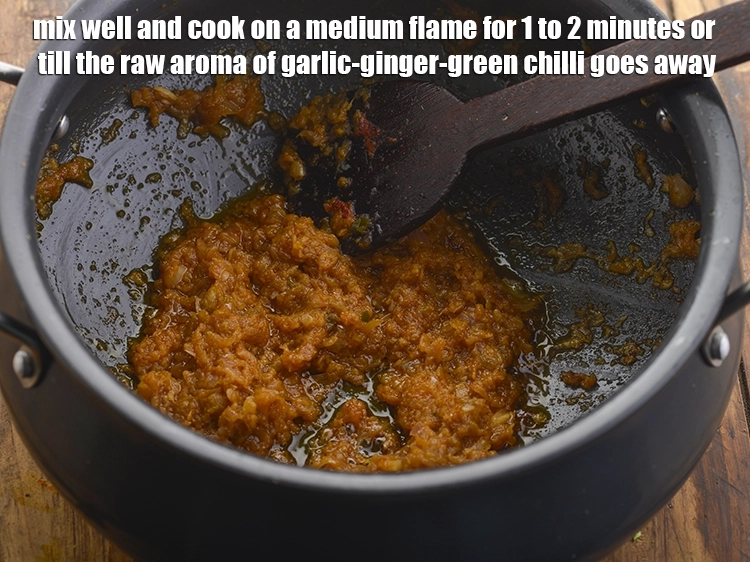 Step 25 – <p>સારી રીતે મિક્સ કરો અને મધ્યમ તાપ પર 1 થી 2 મિનિટ સુધી અથવા લસણ-આદુ-લીલા …