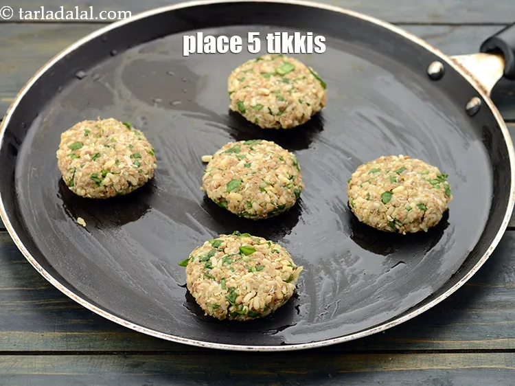 Step 23 – <p>તેના પર 5 ટિક્કી મૂકો.</p>