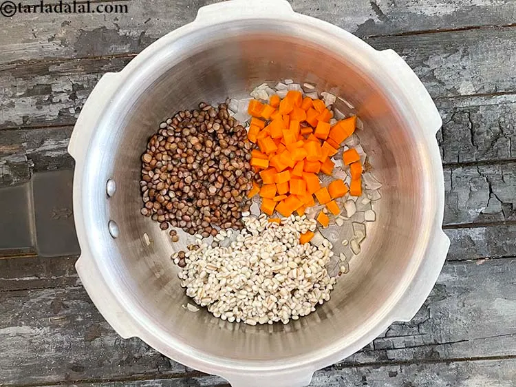 Step 16 – <p><span style="background-color:rgb(255,255,255);color:rgb(0,0,0);">2 ટેબલસ્પૂન </span><a href="https://www.tarladalal.com/glossary-barley-jau-jao-gujarati-184i"><u>જવ&nbsp;</u></a> ઉમેરો, 2 કલાક પલાળી રાખો અને પાણી કાઢી લો (વિગતો …