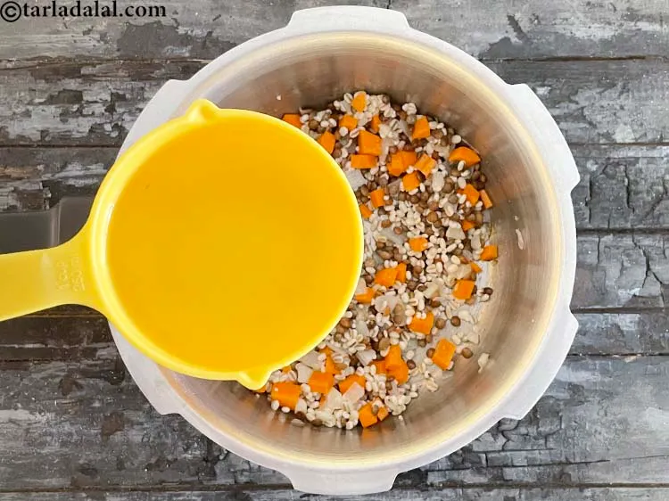 Step 18 – <p>4 1/2 કપ પાણી ઉમેરો.</p>