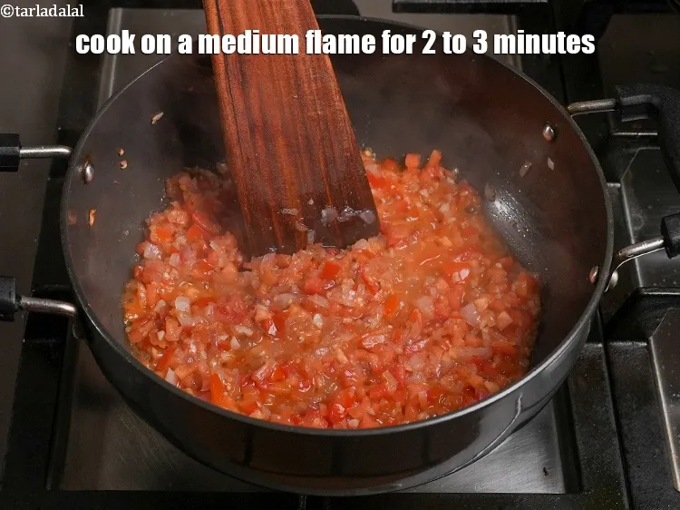 Step 19 – <p>મધ્યમ તાપ પર 2 થી 3 મિનિટ માટે રાંધો.</p>
