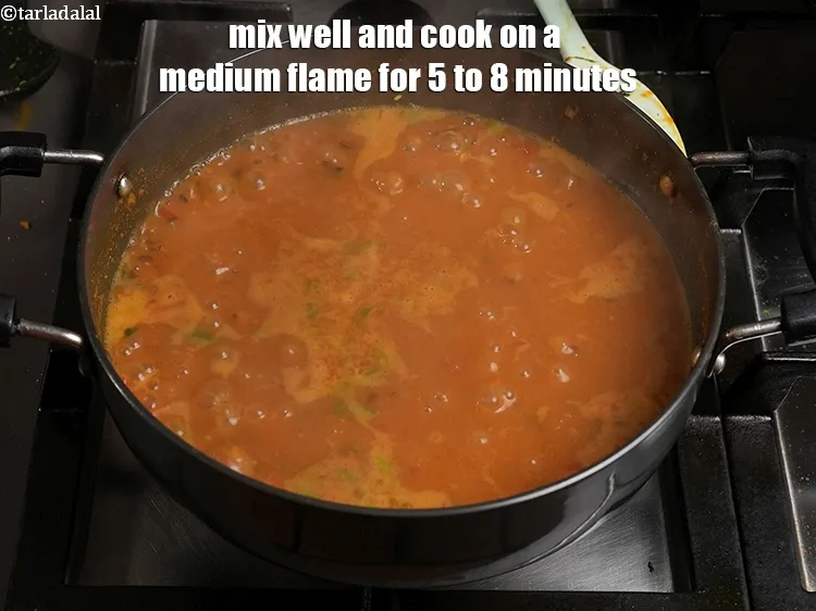 Step 26 – <p>સારી રીતે મિક્સ કરો અને મધ્યમ તાપ પર ૫ થી ૮ મિનિટ સુધી રાંધો, ક્યારેક …