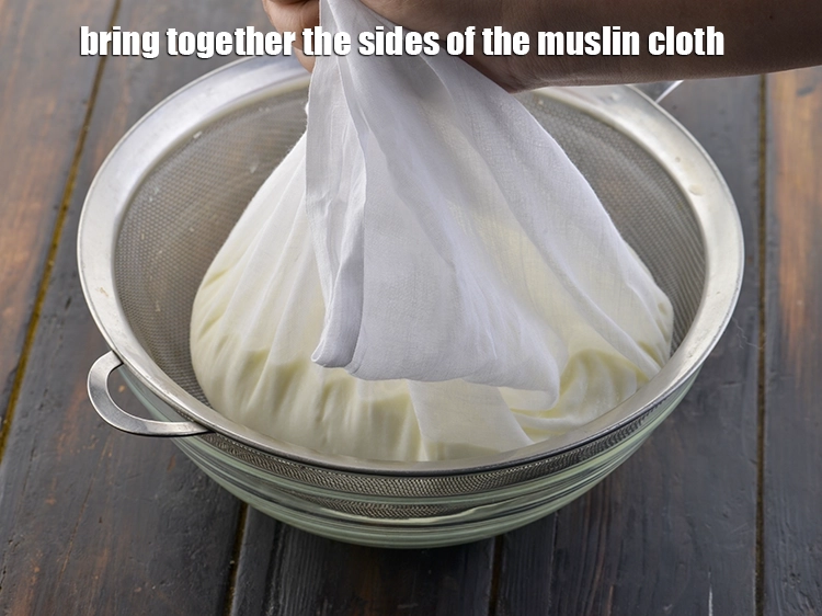 Step 5 – <p>મલમલ કાપડની બાજુઓ એકસાથે લા.</p>