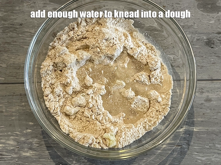 Step 14 – <p>કણક ભેળવવા માટે પૂરતું પાણી ઉમેરો.</p>