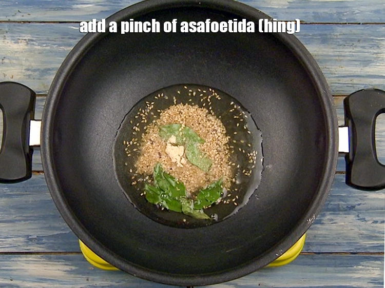 Step 10 – <p>એક ચપટી હિંગ ઉમેરો.</p>