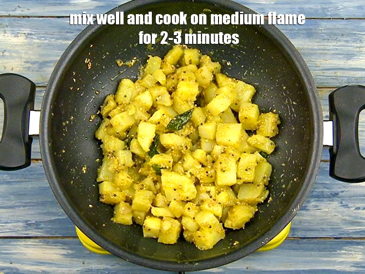 Step 15 – <p>સારી રીતે મિક્સ કરો અને મધ્યમ તાપ પર 2-3 મિનિટ સુધી રાંધો, અને ક્યારેક ક્યારેક …