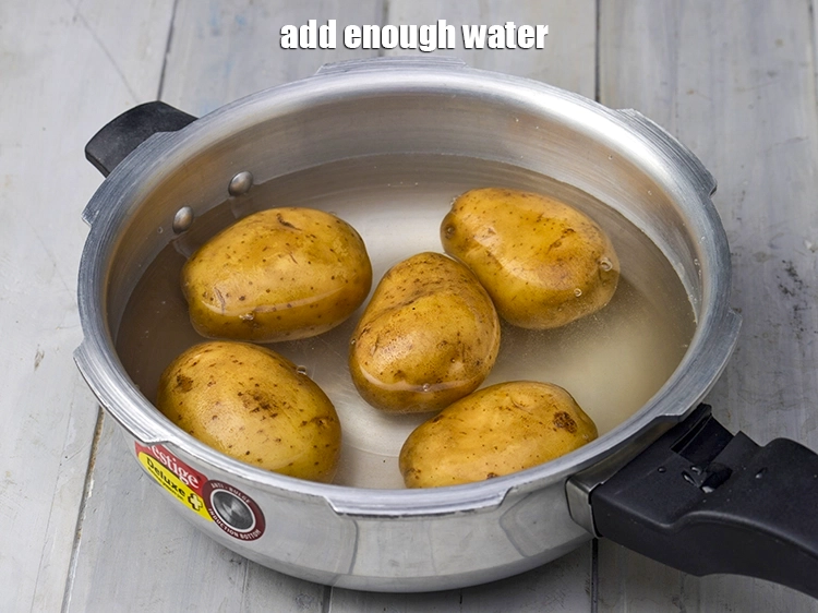 Step 2 – <p>પૂરતું પાણી ઉમેરો.</p>