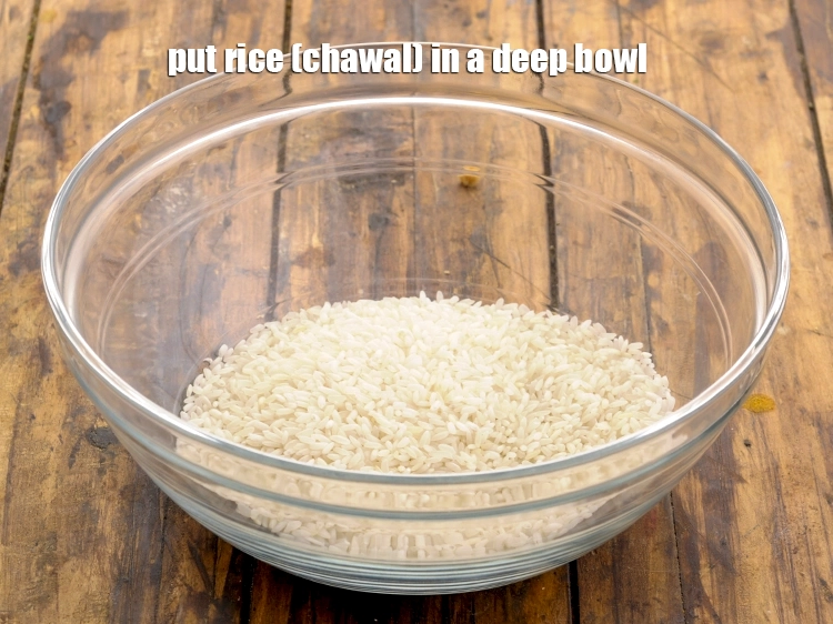 Step 1 – <p>લીલી મગની દાળ અને ચોખા માપો. પથ્થર કે કાટમાળ માટે ચોખા ચૂંટીને સાફ કરો. તમે …