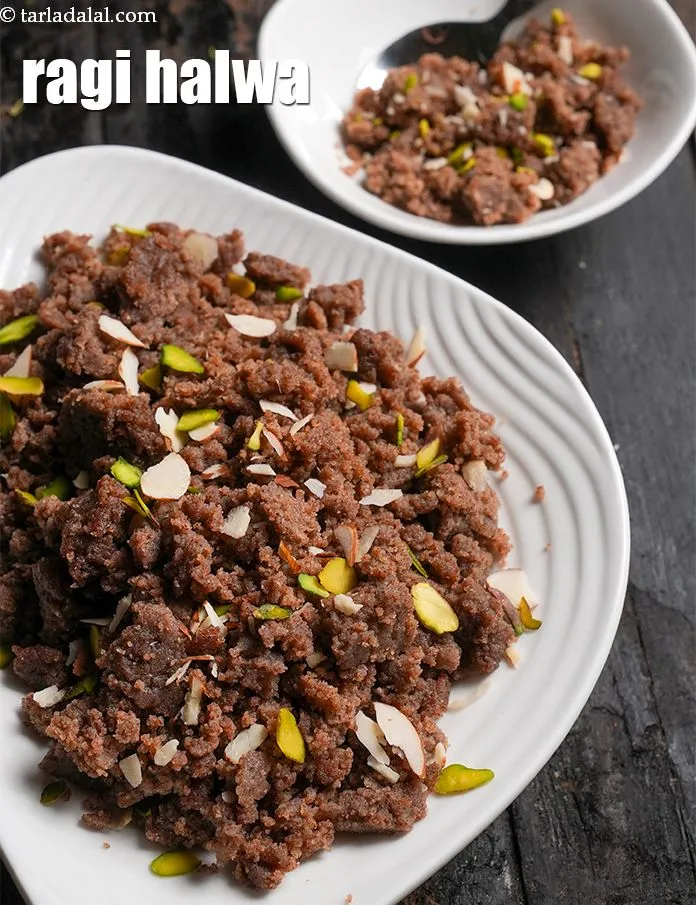 Step 10 – <p><strong>રાગીના શીરોને</strong> તરત પીરસો.</p>