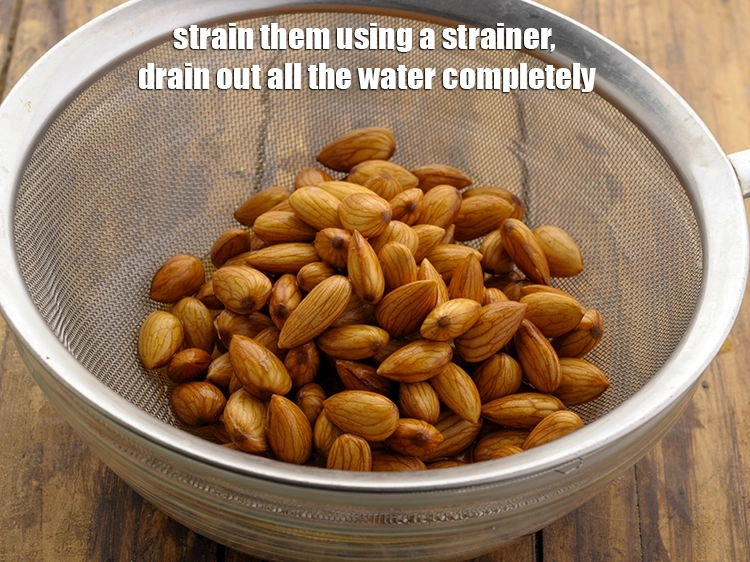 Step 2 – <p>તેમને સ્ટ્રેનરનો ઉપયોગ કરીને ગાળી લો, બધા પાણીને સંપૂર્ણપણે કાઢી નાખો.</p>