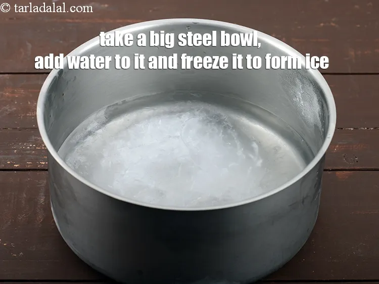 Step 1 – <p>એક મોટો સ્ટીલનો બાઉલ લો, તેમાં પાણી ઉમેરો અને તેને 4 થી 6 કલાક માટે …