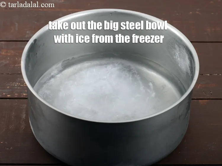 Step 7 – <p><strong>અમૂલ ફ્રેશ ક્રીમ માંથી વ્હીપ્ડ ક્રીમ રેસીપી&nbsp;| 25% મિલ્ક ફેટ ક્રીમનો ઉપયોગ કરીને ભારતીય વ્હીપ્ડ …