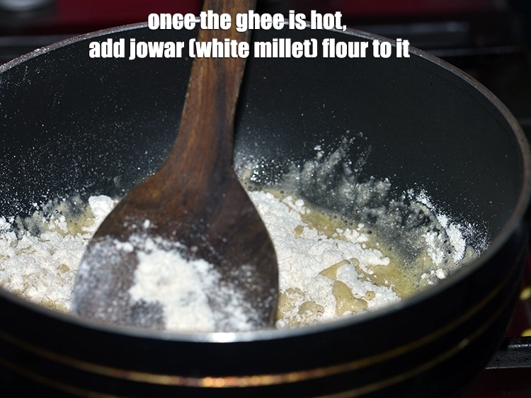 Step 4 – <p>ઘી ગરમ થઈ જાય પછી, તેમાં <span style="background-color:rgb(255,255,255);color:rgb(0,0,0);">1/2 કપ </span><a href="https://www.tarladalal.com/glossary-jowar-flour-jowar-ka-atta-white-millet-flour-sorghum-flour-gujarati-483i"><u>જુવારનો લોટ (jowar flour)</u></a><u> </u>ઉમેરો. …