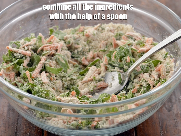 Step 9 – <p>ચમચીની મદદથી બધી સામગ્રી ભેગી કરો.</p>