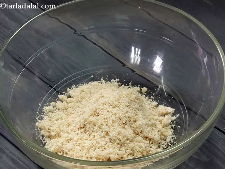 Step 1 – <p><strong>ઇન્સ્ટન્ટ બ્રેડ ઇડલી</strong> માટે, બ્રેડક્રમ્સને એક ઊંડા બાઉલમાં લો. જો તમે તમારા પોતાના બ્રેડક્રમ્સ બનાવો …