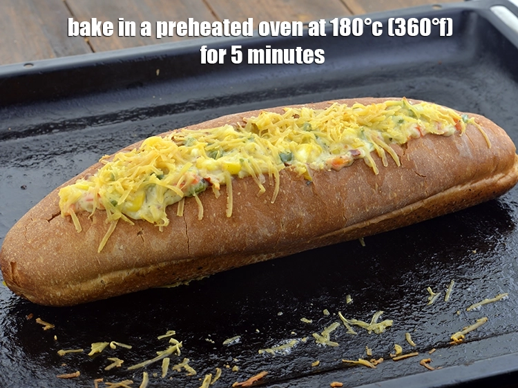 Step 9 – <p>પ્રીહિટેડ ઓવનમાં ૧૮૦° સે (૩૬૦° ફે) પર ૫ મિનિટ માટે બેક કરો.</p>