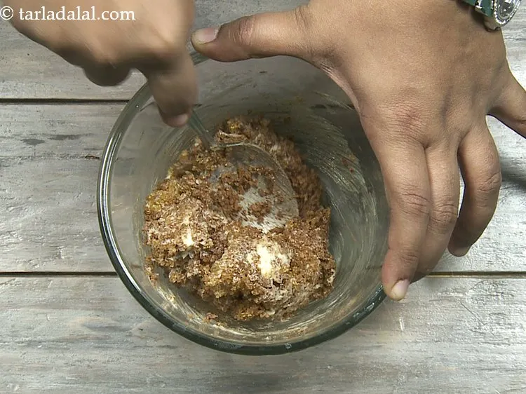 Step 14 – <p>ચમચીનો ઉપયોગ કરીને ખૂબ સારી રીતે મિક્સ કરો. મિશ્રણ સરળ અને ખૂબ જ સારી રીતે …