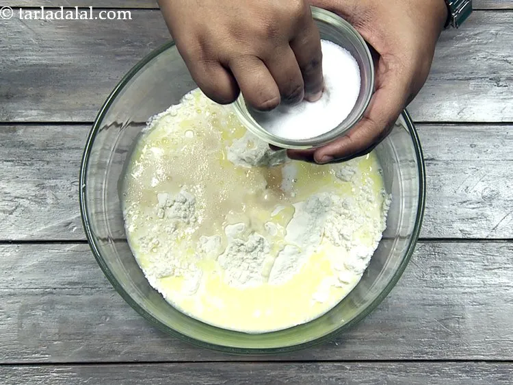 Step 19 – <p>એક ચપટી <a href="https://www.tarladalal.com/glossary-salt-namak-table-salt-gujarati-418i"><u>મીઠું (salt)</u></a> ઉમેરો.</p>