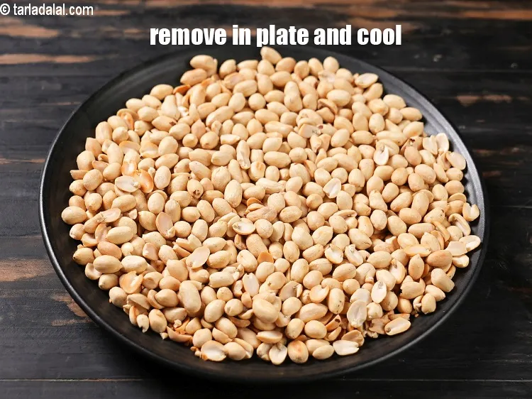 Step 4 – <p>પ્લેટમાં કાઢીને સંપૂર્ણપણે ઠંડુ થવા દો.</p>