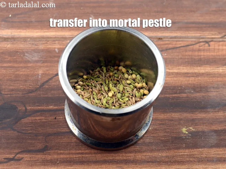 Step 14 – <p>મિશ્રણને ખલબત્તામાં નાખો.</p>