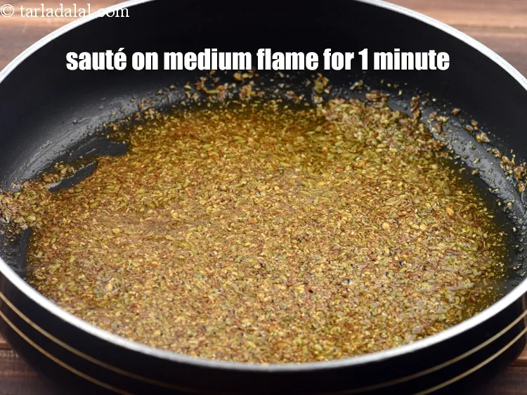 Step 19 – <p>મધ્યમ તાપ પર 1 મિનિટ માટે સાંતળો.</p>