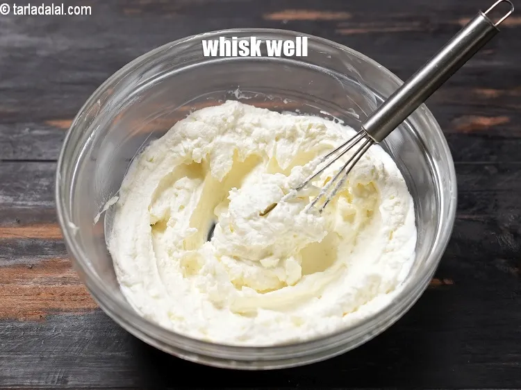 Step 3 – <p>સારી રીતે ફેંટીને બાજુ પર રાખો.</p>