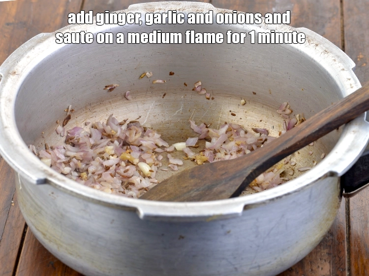 Step 3 – <p>તે પછી તેમાં <span style="background-color:rgb(255,255,255);color:rgb(0,0,0);">1/2 ટીસ્પૂન </span><a href="https://www.tarladalal.com/glossary-ginger-adrak-gujarati-453i#ing_2366"><u>સમારેલું આદુ (chopped ginger)</u></a>,<span style="background-color:rgb(255,255,255);color:rgb(0,0,0);">1 ટીસ્પૂન </span><a href="https://www.tarladalal.com/glossary-garlic-lehsun-lahsun-gujarati-348i#ing_2370"><u>સમારેલું …