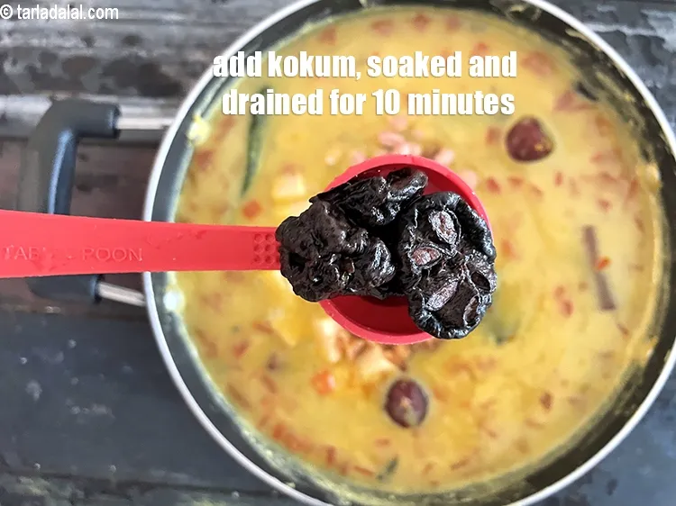 Step 41 – <p><span style="background-color:rgb(255,255,255);color:rgb(0,0,0);">4 થી 5 </span><a href="https://www.tarladalal.com/glossary-kokum-dried-kokum-dry-kokum-gujarati-352i"><u>કોકમ</u></a> ઉમેરો, ૧૦ મિનિટ માટે પલાળીને અને પાણી કાઢી લો.</p>