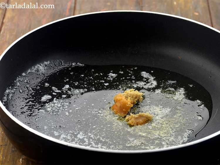 Step 2 – <p>આદુ-લસણની પેસ્ટ ઉમેરો અને મધ્યમ તાપ પર 30 સેકન્ડ માટે સાંતળો. તમે ઘરે આદુ-લસણની પેસ્ટ …