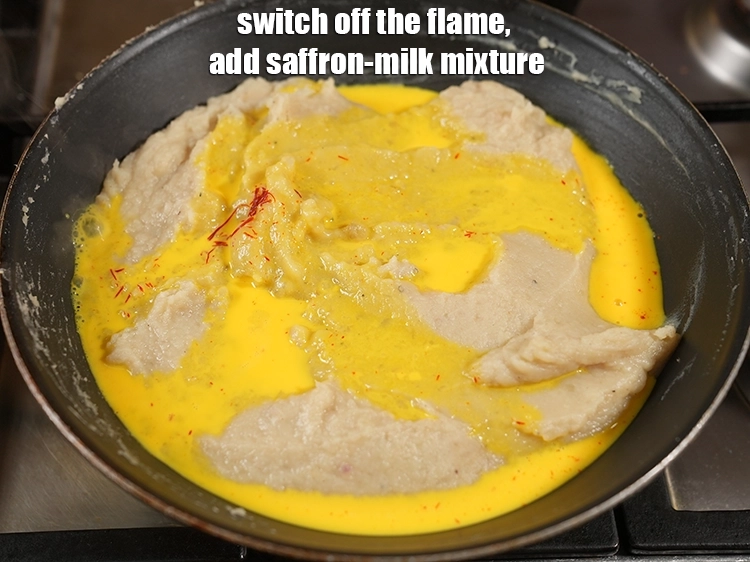 Step 20 – <p>ગેસ બંધ કરો, કેસર-દૂધનું મિશ્રણ ઉમેરો.</p>