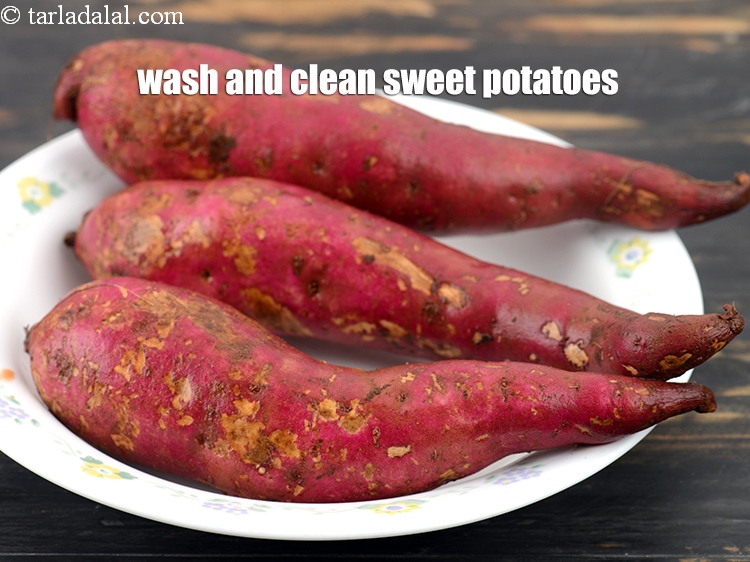 Step 3 – <p>શક્કરિયાને ધોઈને સાફ કરો.</p>