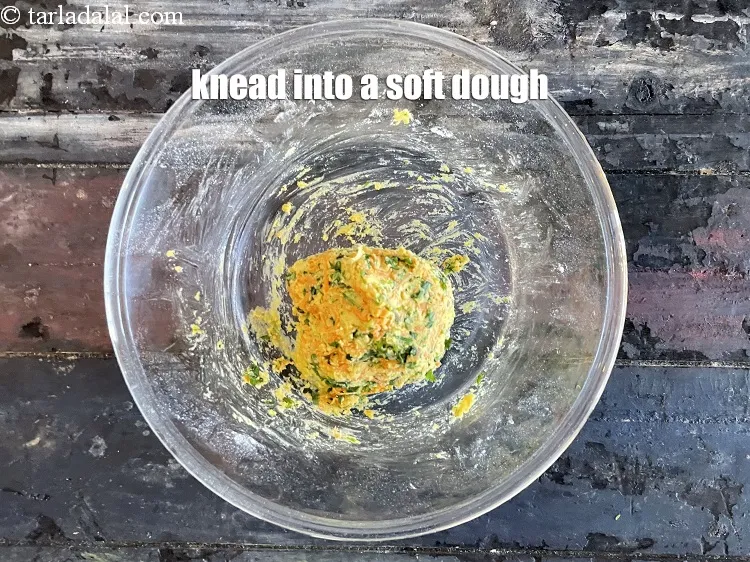 Step 10 – <p>નરમ લોટ બાંધી લો.</p>