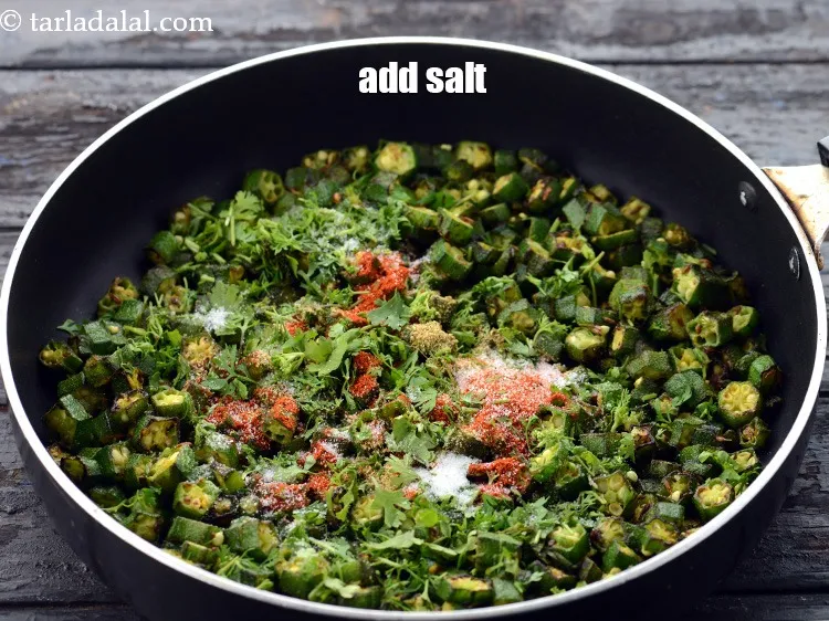 Step 17 – <p>સ્વાદ મુજબ મીઠું ઉમેરો.</p>