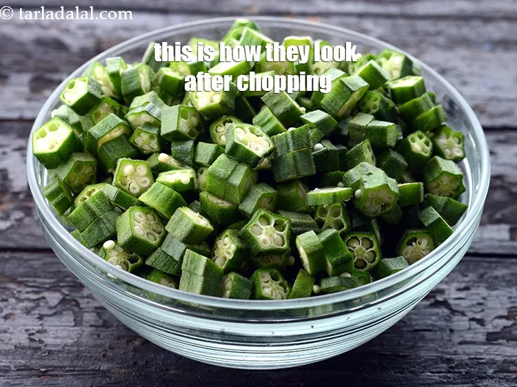 Step 6 – <p>તે આ રીતે દેખાય છે. ભીંડી ઘણી બધી લાગે છે પણ રાંધતી વખતે ભીંડી સબઝી …