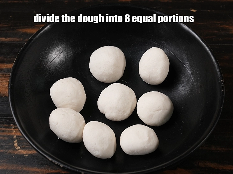 Step 13 – <p>કણકને 8 સમાન ભાગોમાં વહેંચો.</p>