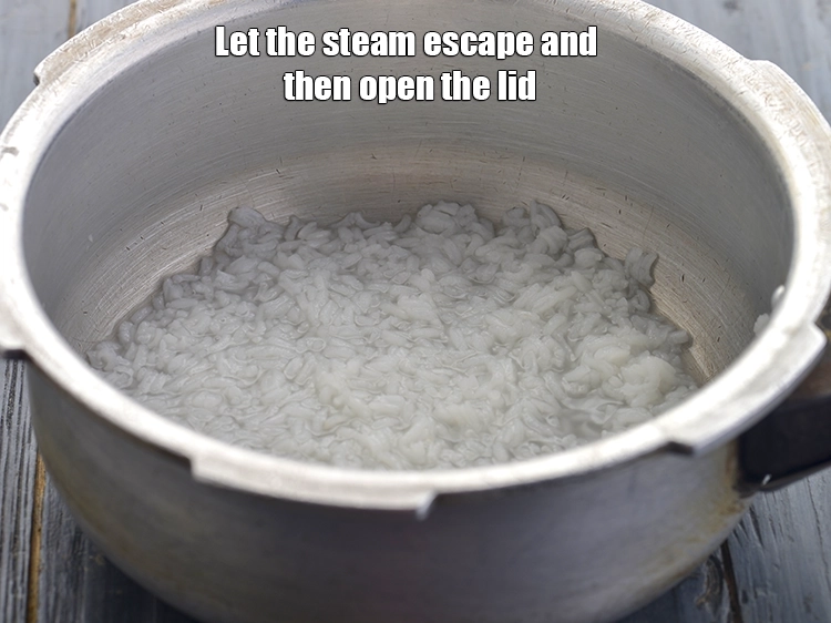 Step 8 – <p>વરાળ બહાર નીકળવા દો અને પછી ઢાંકણ ખોલો. પ્રેશર કૂકિંગ પછી આ રીતે સરસ રીતે …