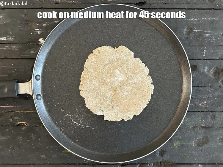 Step 20 – <p>મધ્યમ તાપ પર 45 સેકન્ડ માટે રાંધો.</p>