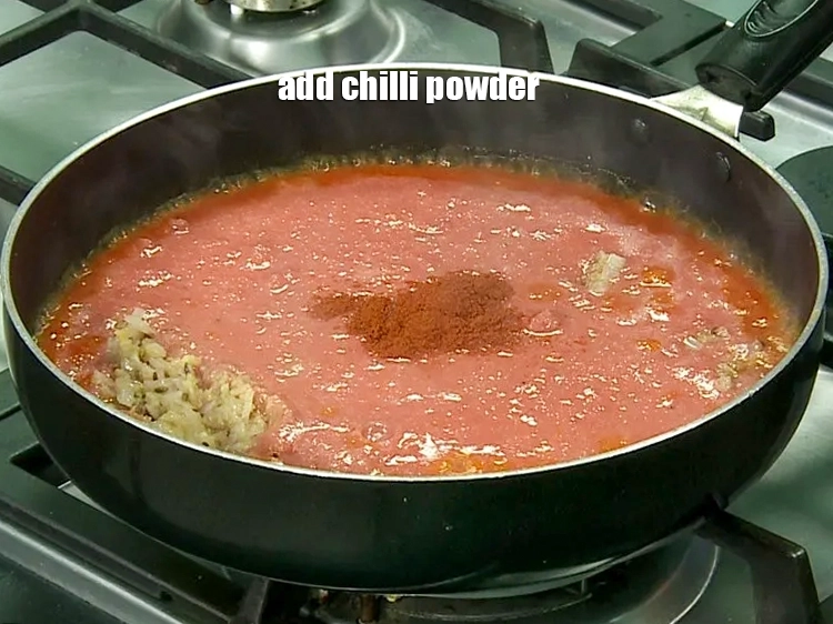 Step 10 – <p><span style="background-color:rgb(255,255,255);color:rgb(0,0,0);">1 ટીસ્પૂન </span><a href="https://www.tarladalal.com/glossary-chilli-powder-red-chilli-powder-gujarati-339i"><u>લાલ મરચાંનો પાવડર (red chilli powder)</u></a> ઉમેરો. અમે નિયમિત લાલ મરચાંનો …