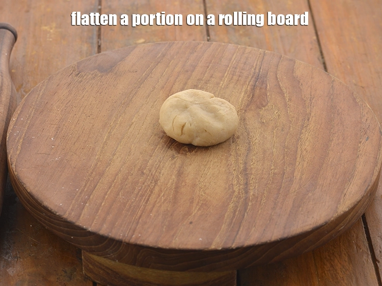 Step 10 – <p>રોલિંગ બોર્ડ પર એક ભાગ સપાટ કરો.</p>