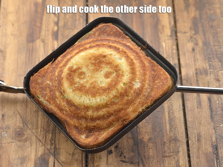 Step 17 – <p style="margin-left:0px;">બીજી બાજુ પણ ફેરવો અને રાંધો.</p>