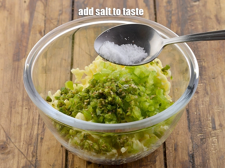 Step 4 – <p>સ્વાદ પ્રમાણે <a href="https://www.tarladalal.com/glossary-salt-namak-table-salt-gujarati-418i"><u>મીઠું (salt)</u></a> ઉમેરો.</p>