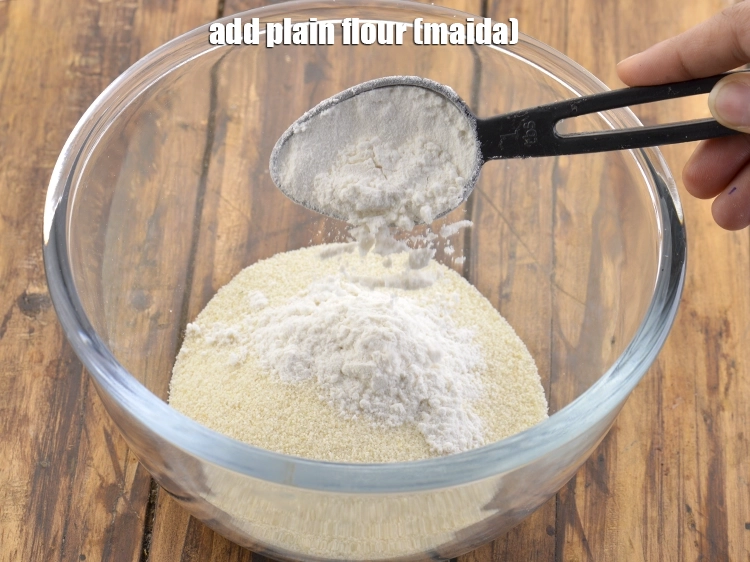 Step 2 – <p>આમાં, <span style="background-color:rgb(255,255,255);color:rgb(0,0,0);">1 1/2 ટેબલસ્પૂન </span><a href="https://www.tarladalal.com/glossary-plain-flour-maida-gujarati-188i"><u>મેંદો (plain flour , maida)</u></a> ઉમેરો. આ લોટ તમારા …