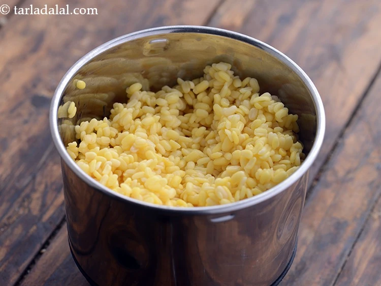 Step 3 – <p>તેમને મિક્સર જારમાં નાખો અને તેને પીસી લો. જો તમને બ્લિટ્ઝ કરતી વખતે ખૂબ તકલીફ …