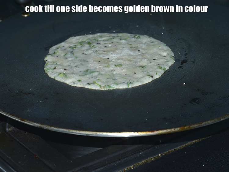 Step 15 – <p>એક બાજુ ગોલ્ડન બ્રાઉન રંગની થાય ત્યાં સુધી રાંધો.</p>